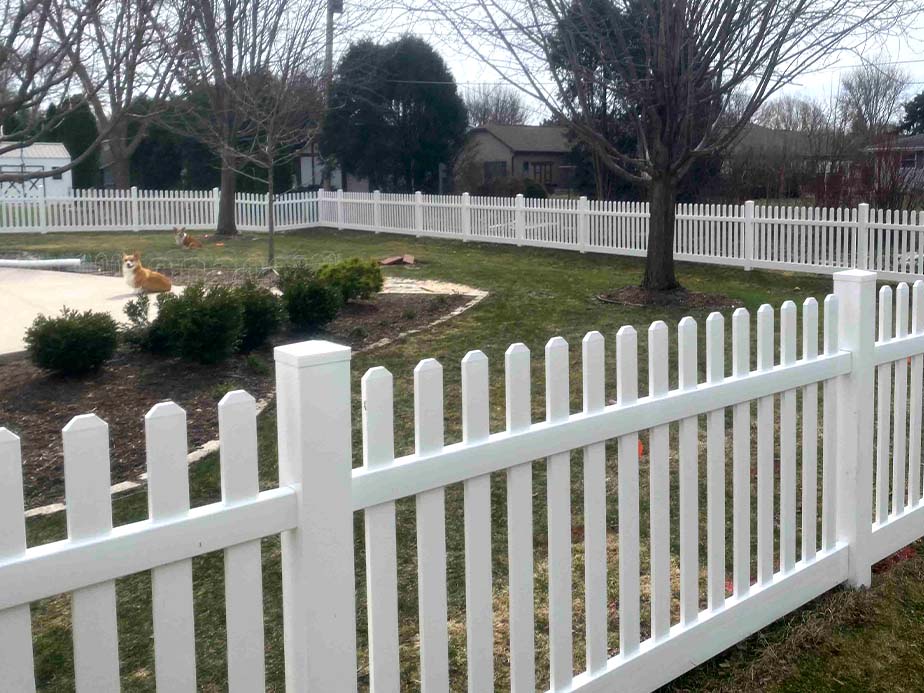 Appleton WI Vinyl Fences